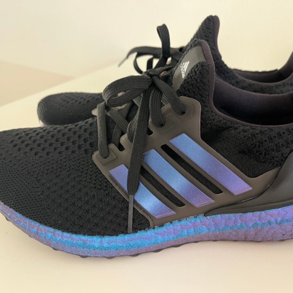 ADIDAS ULTRABOOST!  Size 7 Mens/8 womens - PRICED TO SELL- NO OFFERS!